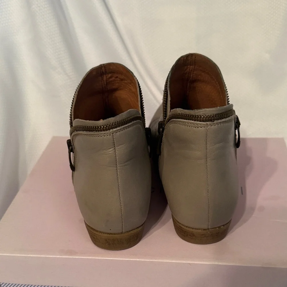 Eric Michael Taupe Lizard Embossed Leather Ankle Boots Grey‎ Size 38 Portugal